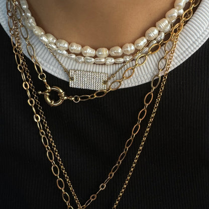 שרשרת פלטה משובצת