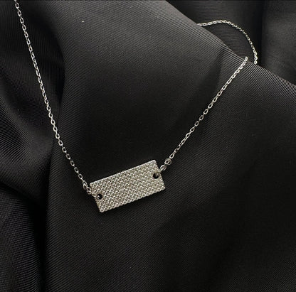 שרשרת פלטה משובצת