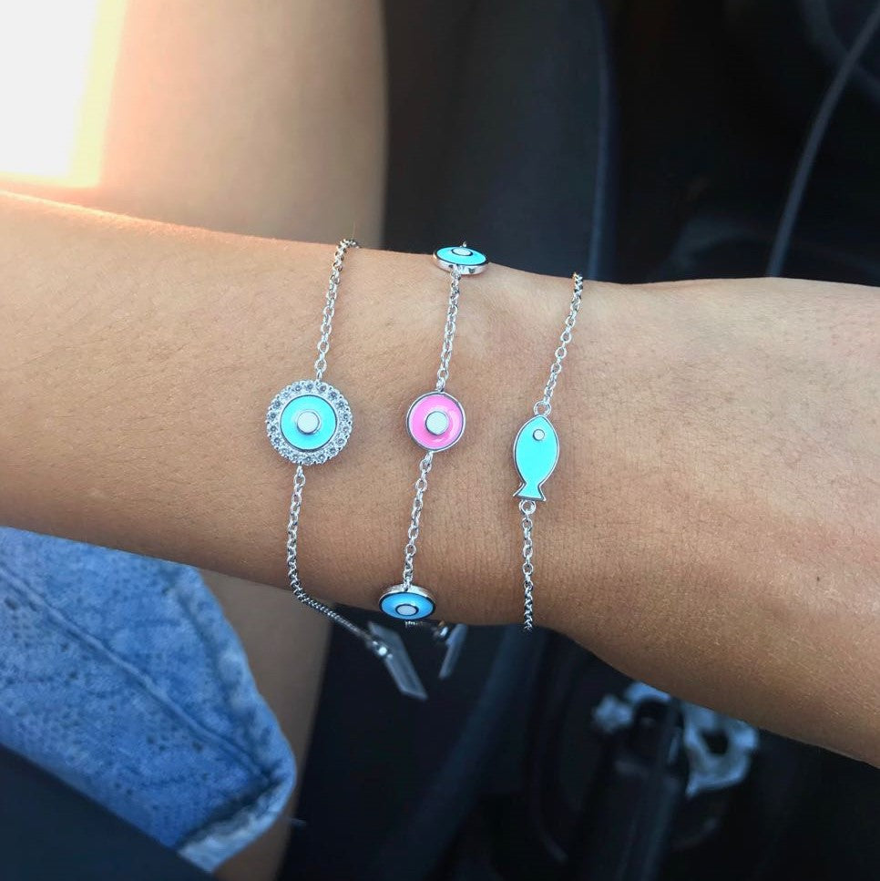 Round eye bracelet with design