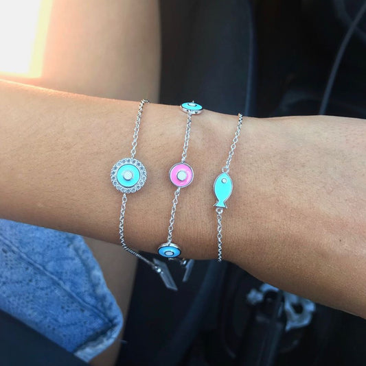 Round eye bracelet with design